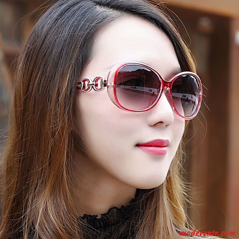 Lunettes De Soleil Femme Personnalité Visage Rond Tendance Le Nouveau Rétro Tir De Rue Rouge