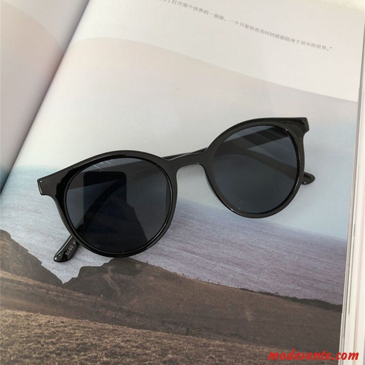Lunettes De Soleil Femme Rétro Tendance Beige Petit Réseau Tir De Rue Blanc Rouge