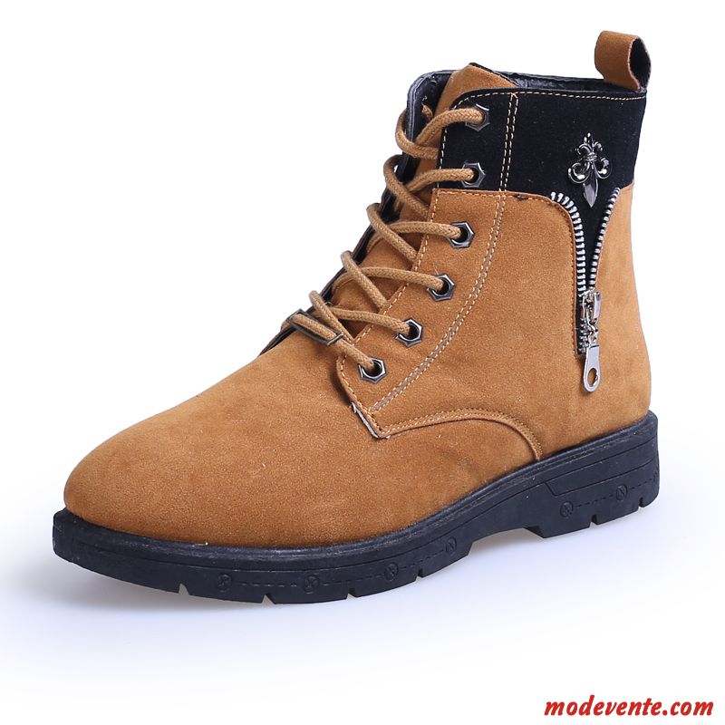 Homme Avec Des Bottes En Cuir Or Gris Charbon Mc22338